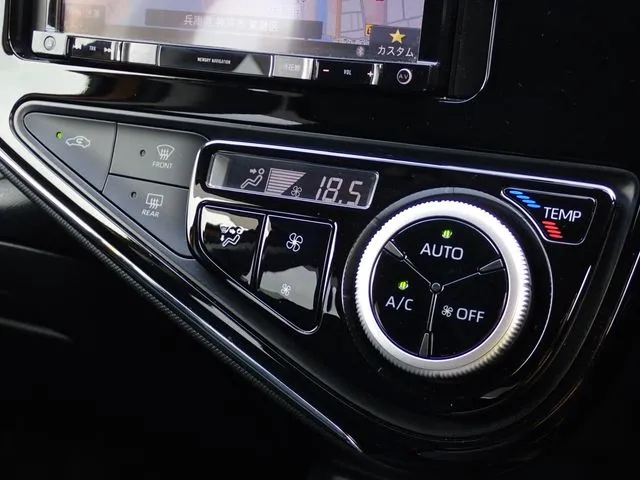 トヨタ　アクア