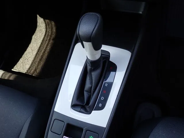 ホンダ　フィット　ｅ：ＨＥＶ