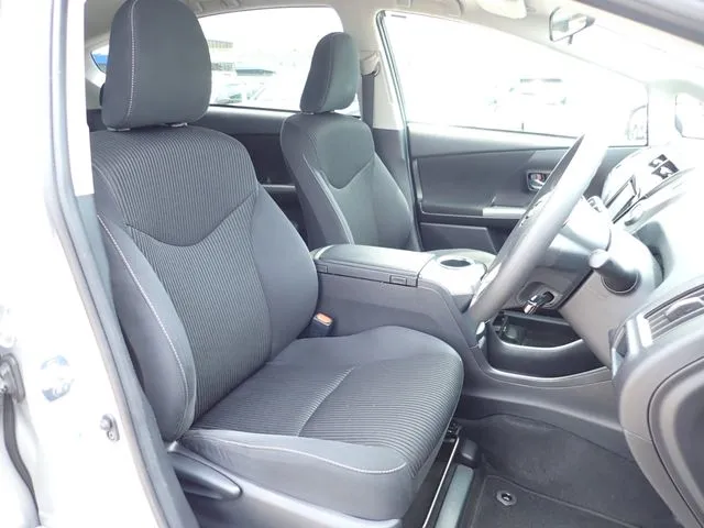 メビウス（ダイハツ）の車両写真