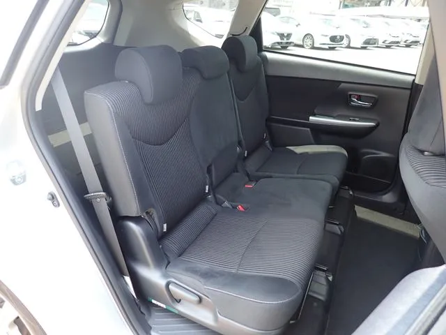 メビウス（ダイハツ）の車両写真