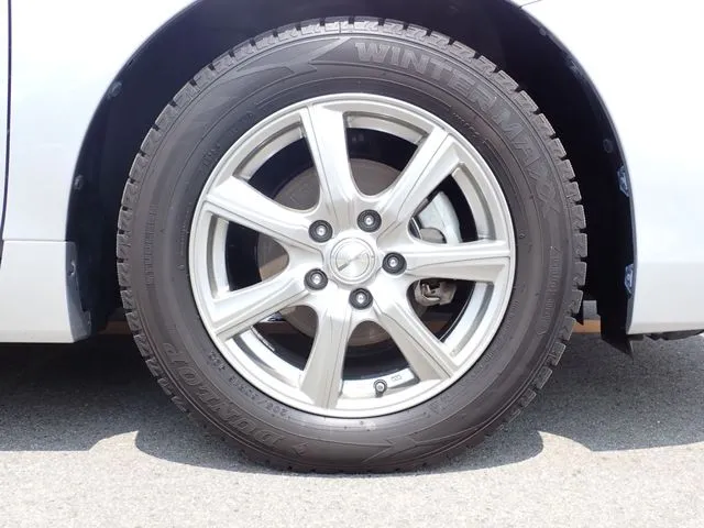 メビウス（ダイハツ）の車両写真