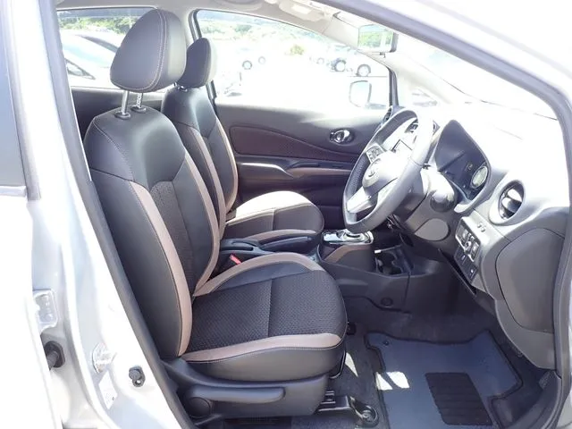 ニッサン　ノート