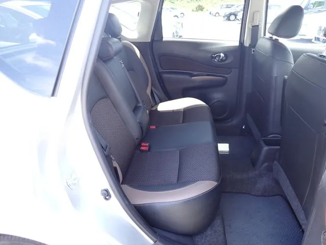 ニッサン　ノート