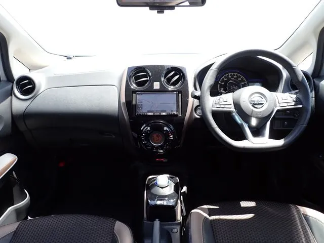 ニッサン　ノート