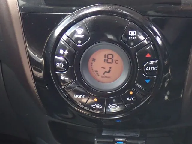 ニッサン　ノート