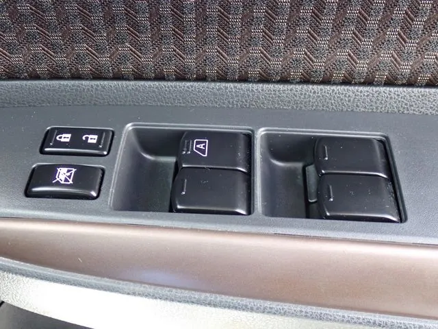 ニッサン　ノート