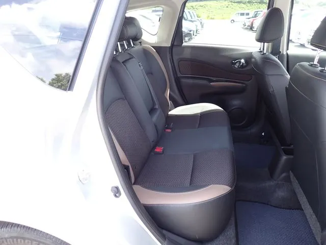 ニッサン　ノート