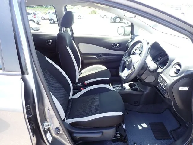 ニッサン　ノート