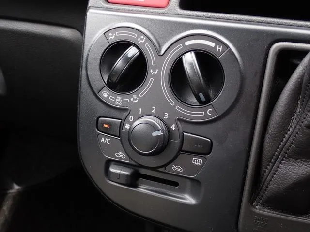 アルトバン（スズキ）の車両写真