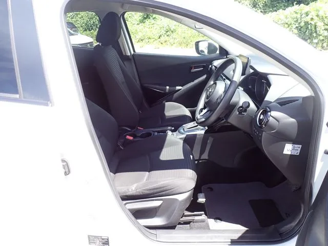 マツダ　デミオ