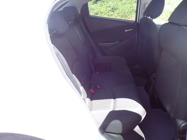 マツダ　デミオ