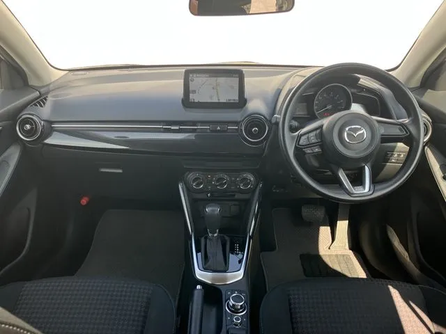 マツダ　デミオ