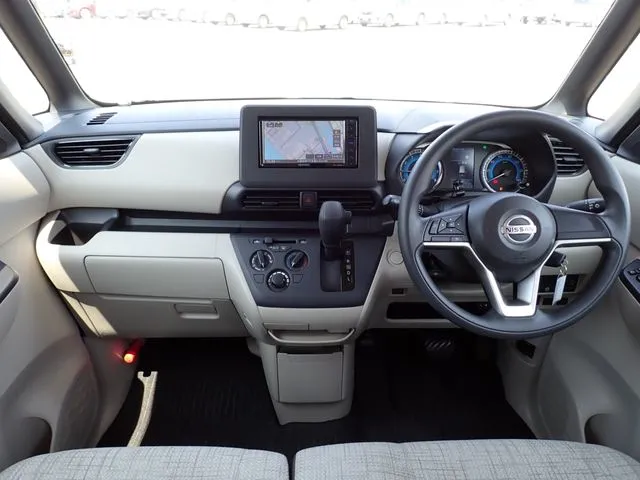 ニッサン　ルークス