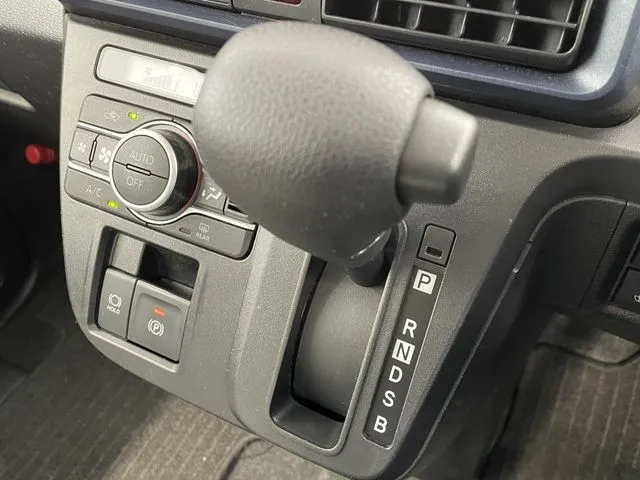 タント(ダイハツ)の車両写真