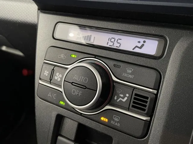 タント(ダイハツ)の車両写真