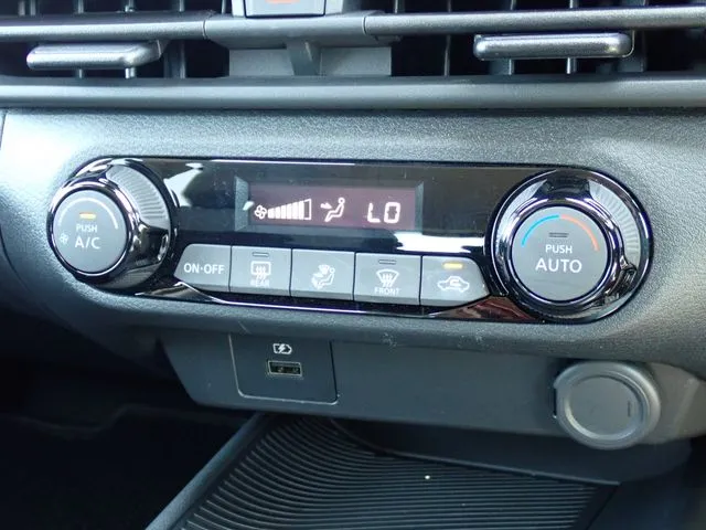 ノート（ニッサン）の車両写真