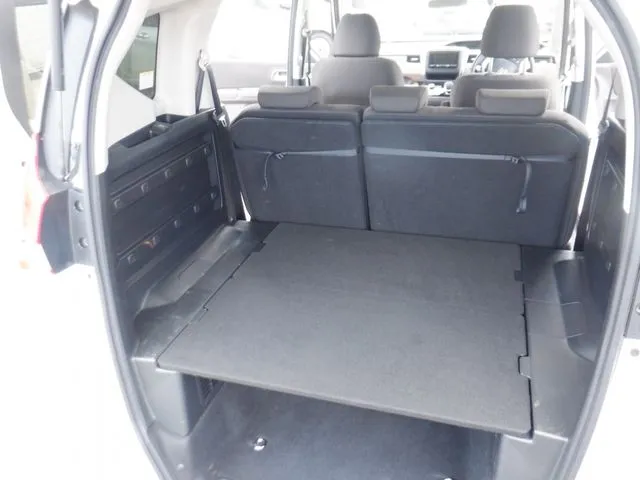 フリードプラス ハイブリッド(ホンダ)の車両写真