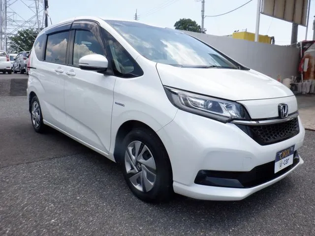 フリードプラス ハイブリッド(ホンダ)の車両写真