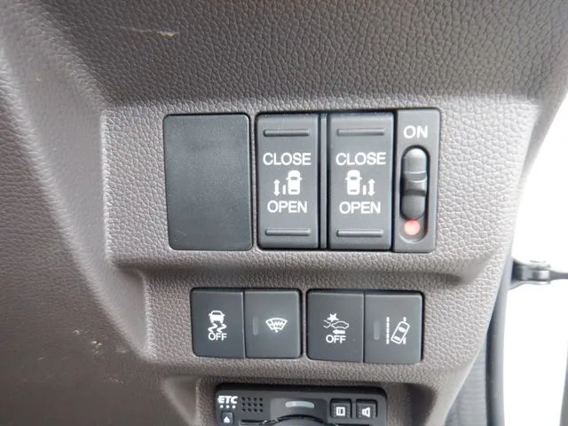 フリードプラス ハイブリッド(ホンダ)の車両写真