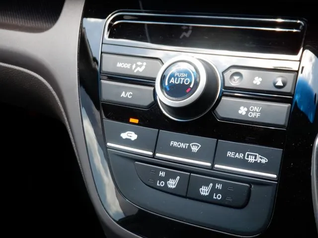 フリードプラス ハイブリッド(ホンダ)の車両写真