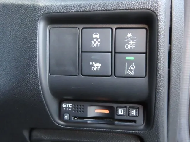 グレイス ハイブリッド(ホンダ)の車両写真