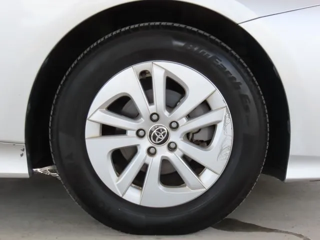 トヨタ　プリウス