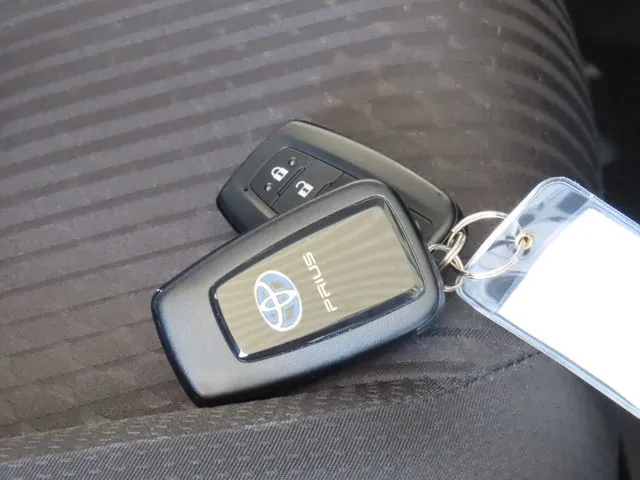 トヨタ　プリウス