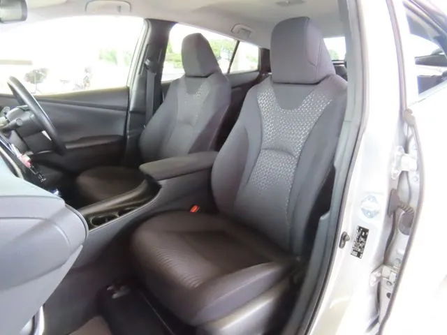 トヨタ　プリウス