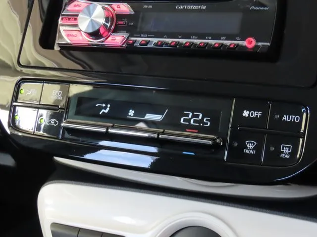 トヨタ　プリウス