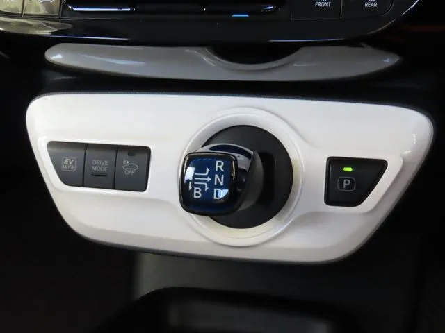 トヨタ　プリウス