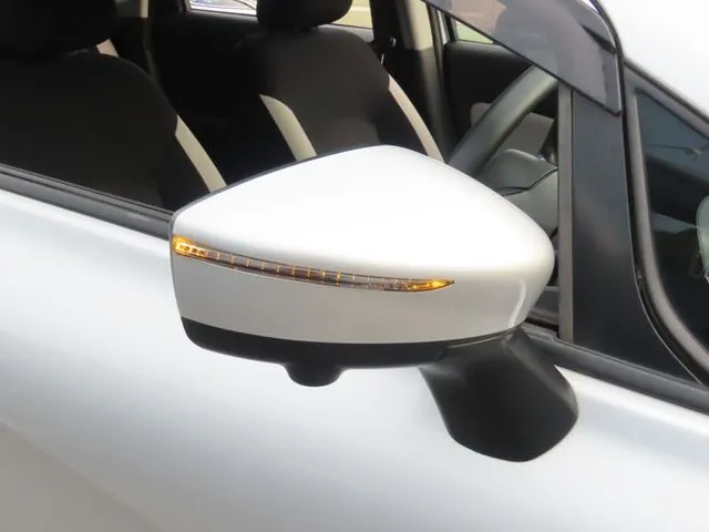 ニッサン　ノート