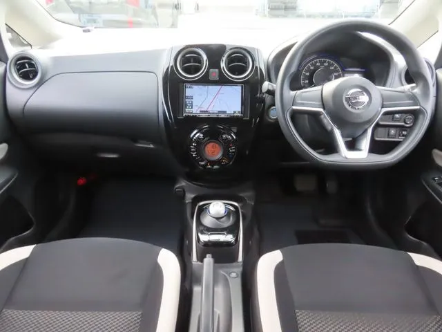 ニッサン　ノート