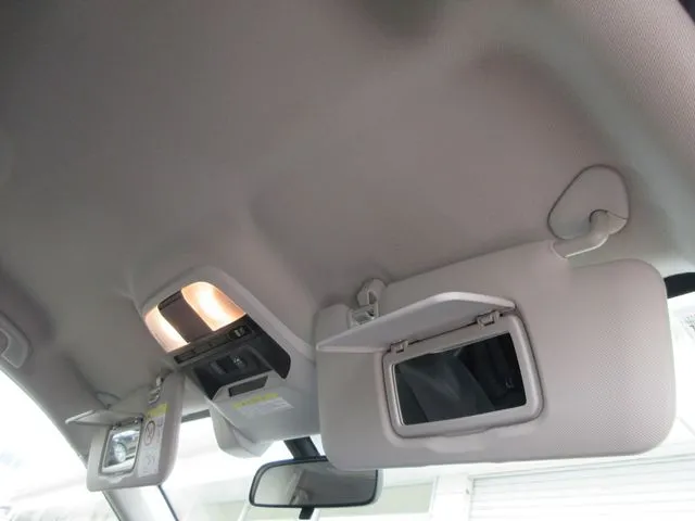 スバル　インプレッサＧ４　４ＷＤ