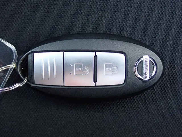 ニッサン　ノート