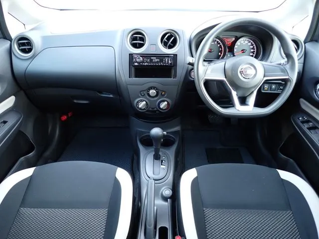 ニッサン　ノート