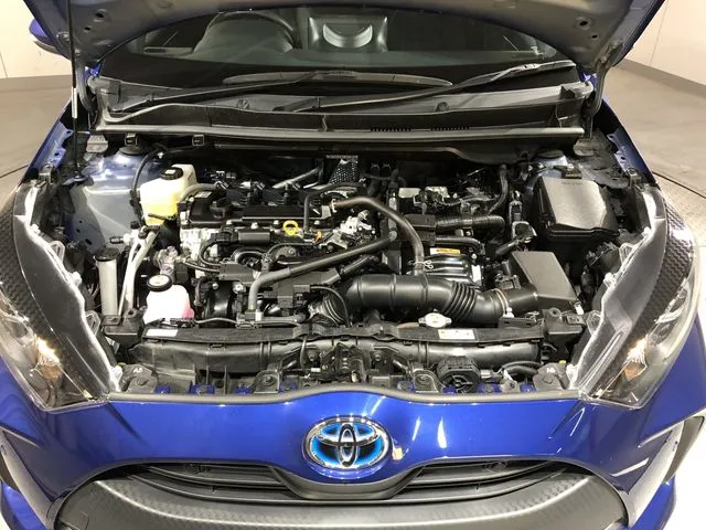 ヤリス　ハイブリッド（トヨタ）の車両写真