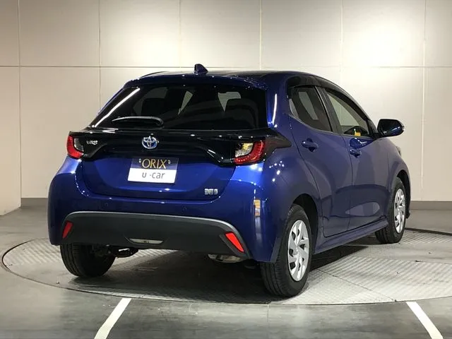 ヤリス　ハイブリッド（トヨタ）の車両写真