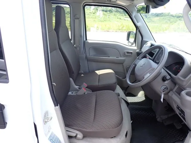 エブリイバン（スズキ）の車両写真
