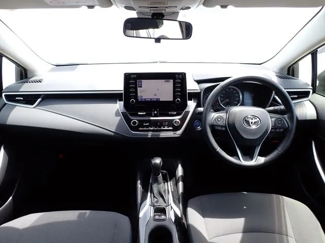 トヨタ　カローラ　ツーリング　ハイブリッド４ＷＤ