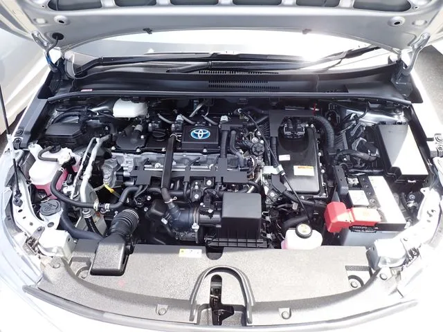 トヨタ　カローラ　ツーリング　ハイブリッド４ＷＤ