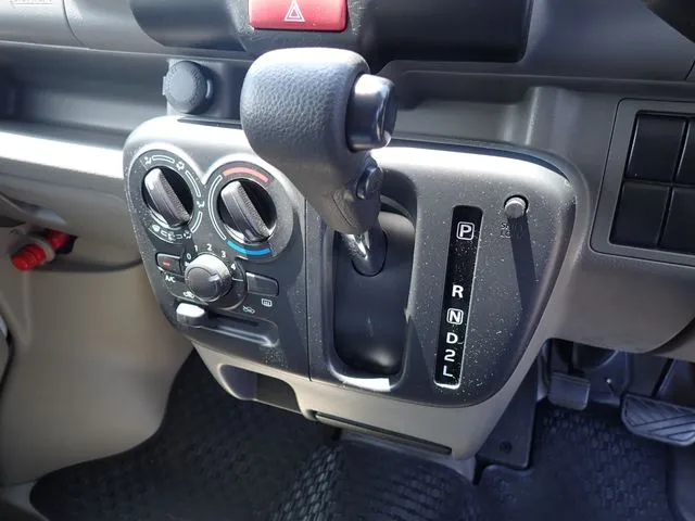 エブリイバン(スズキ)の車両写真