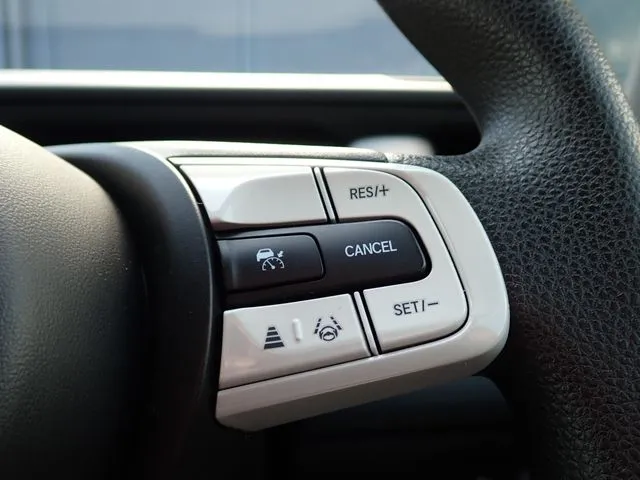 フィット　ｅ：ＨＥＶ（ホンダ）の車両写真