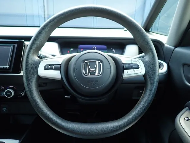 フィット　ｅ：ＨＥＶ（ホンダ）の車両写真