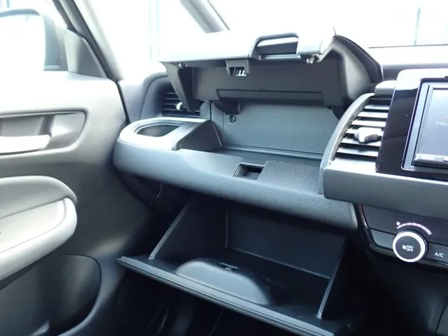 フィット　ｅ：ＨＥＶ（ホンダ）の車両写真