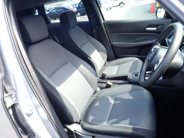 フィット　ｅ：ＨＥＶ（ホンダ）の車両写真