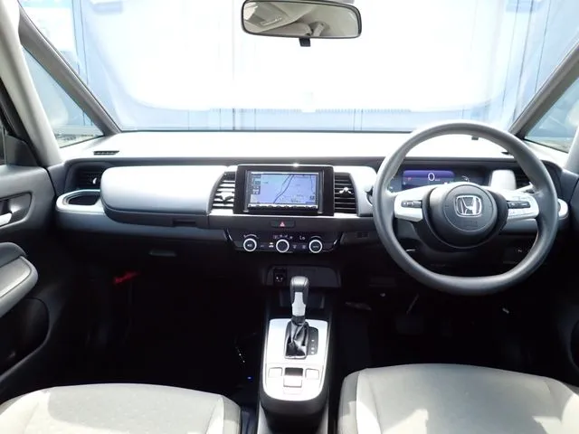 フィット　ｅ：ＨＥＶ（ホンダ）の車両写真