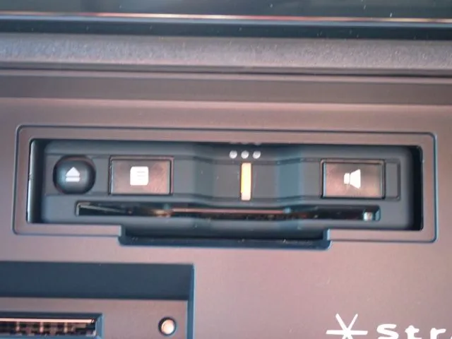 フィット　ｅ：ＨＥＶ（ホンダ）の車両写真