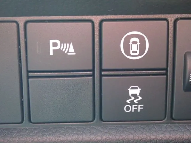 フィット　ｅ：ＨＥＶ（ホンダ）の車両写真