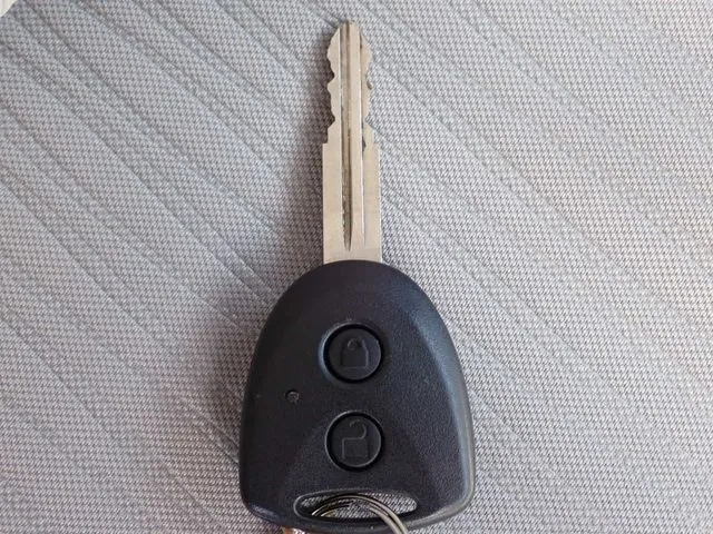 ミラ　イース（ダイハツ）の車両写真