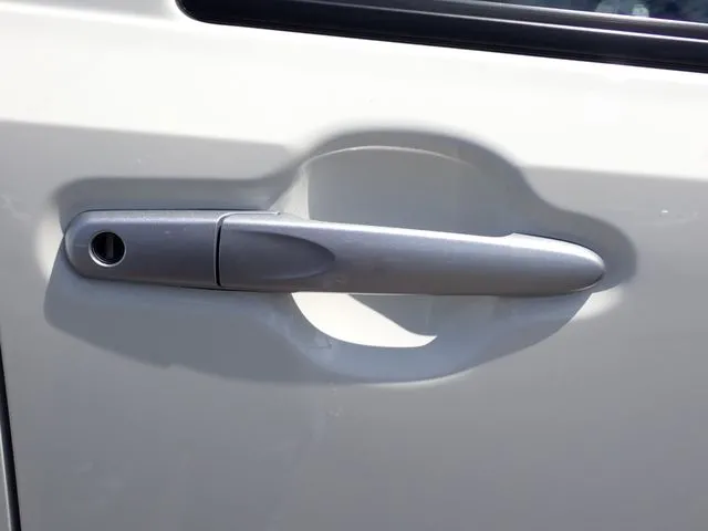 ミラ　イース（ダイハツ）の車両写真